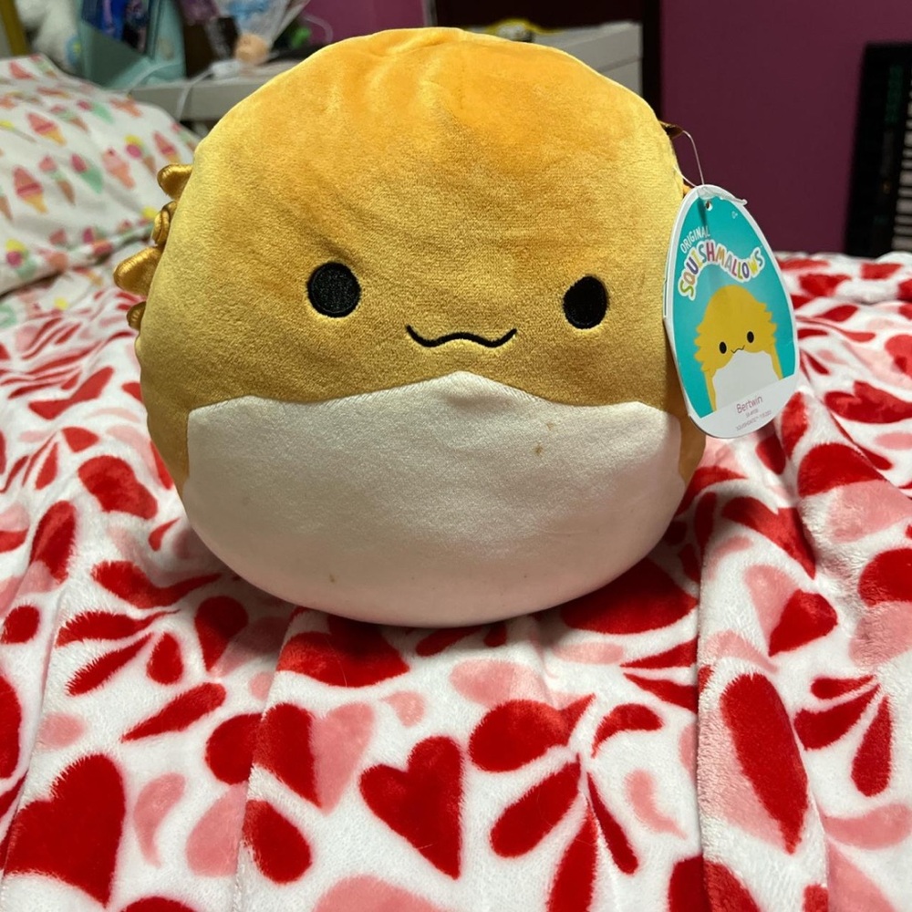 Yellow axolotl squishmellow